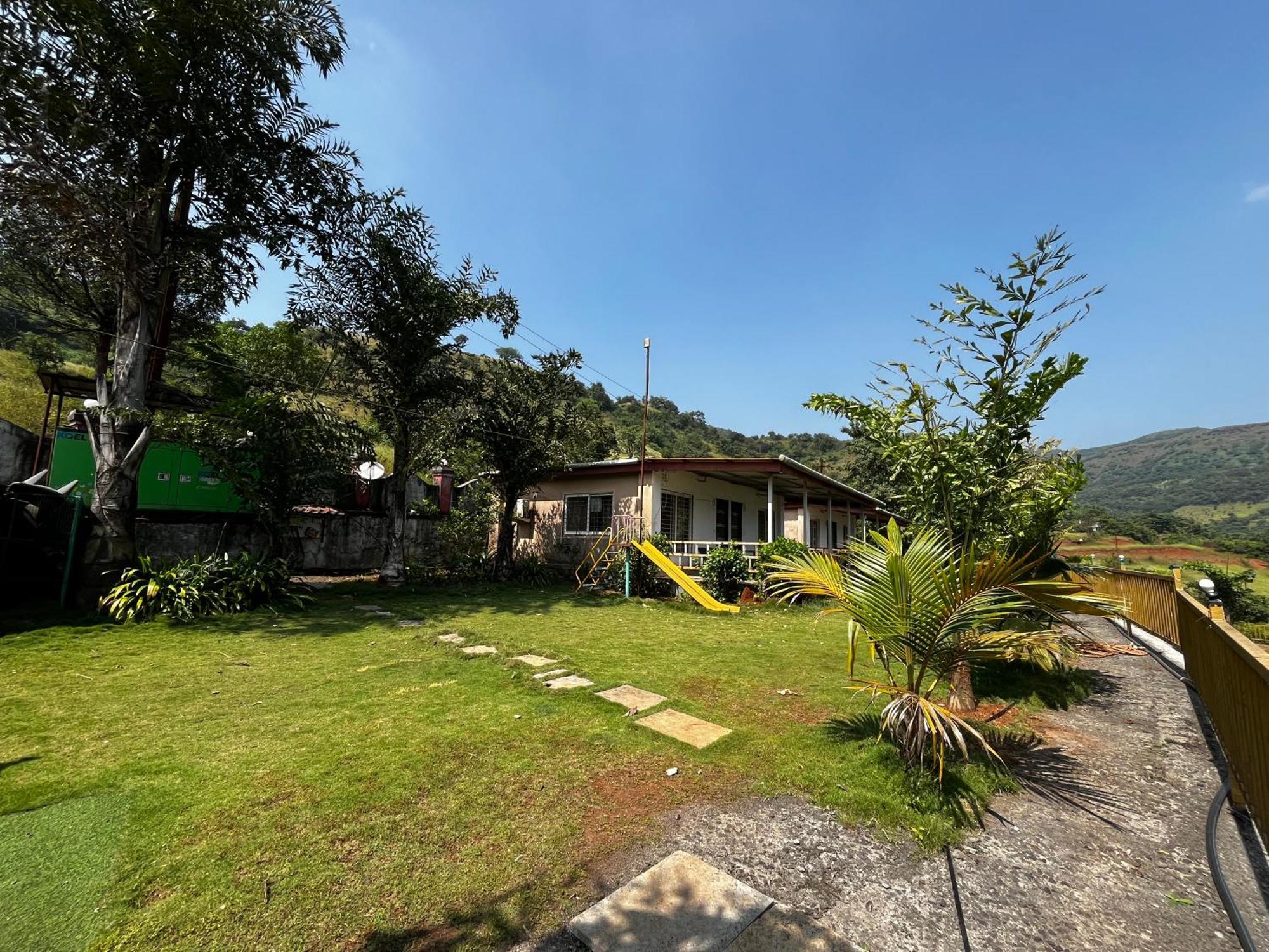 Swiss Lake Resort Лаваса Екстер'єр фото